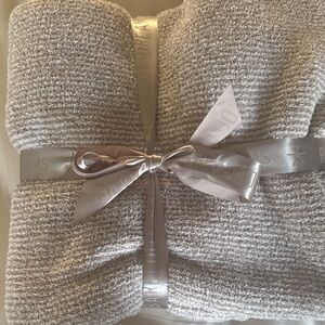 NEW Barefoot Dreams Cozy Chic Gray Blanket